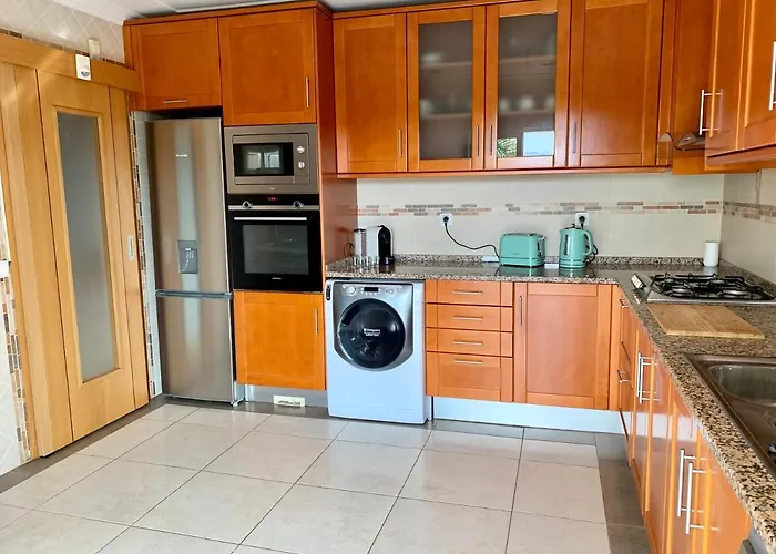 فيلة Adrian & Brian